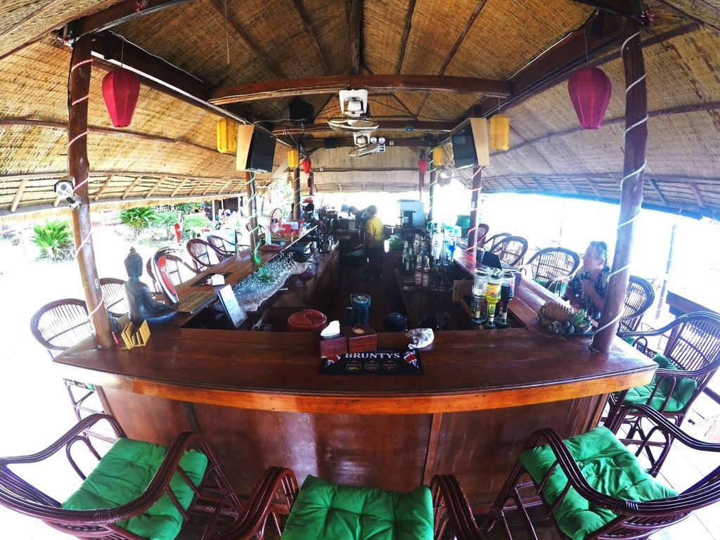 Above Us Only Sky Hotel Sihanoukville Exterior foto